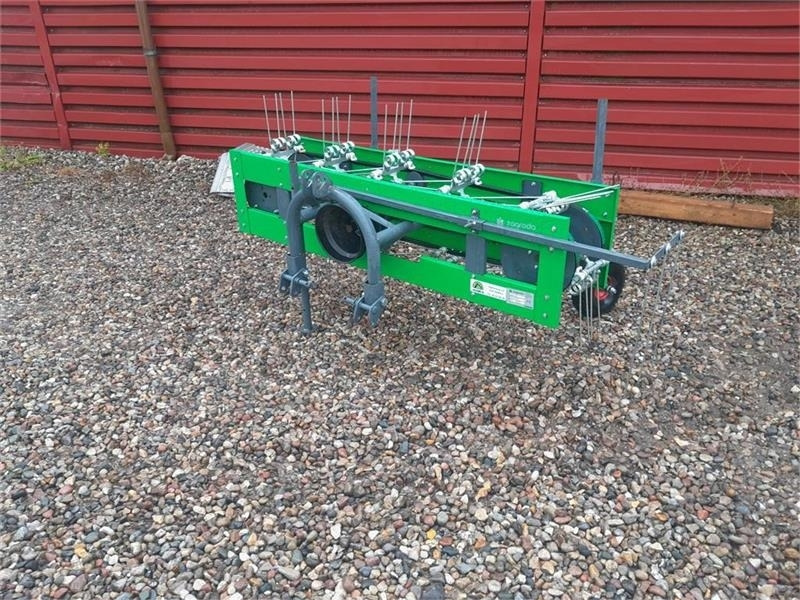 - - - HØ VENDER - Attachment for Municipal tractor: picture 1 - - - HØ VENDER - Attachment for Municipal tractor: picture 1