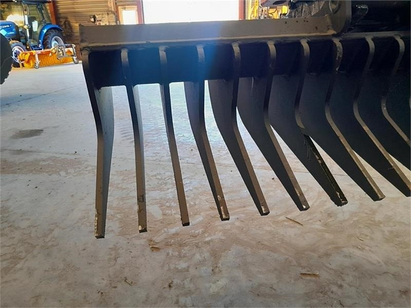 - - - CP METAL RIVE - Tedder/ Rake: picture 3 - - - CP METAL RIVE - Tedder/ Rake: picture 3