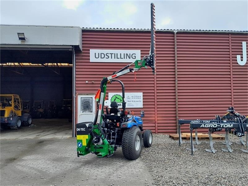 Dk-Tec AM220 - Boom mower: picture 1 Dk-Tec AM220 - Boom mower: picture 1