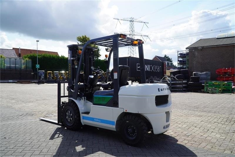 Eurotrac  - Electric forklift: picture 4 Eurotrac  - Electric forklift: picture 4