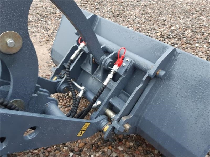Compact loader Eurotrac W11 med lav tårn: picture 14