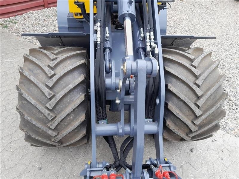 Compact loader Eurotrac W12 F XL: picture 7