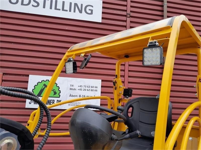 Compact loader Eurotrac W12 F XL: picture 15