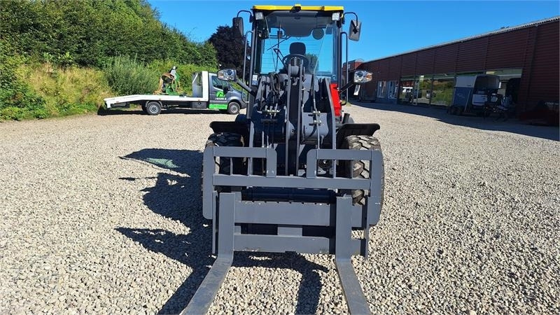 Eurotrac WL18 - Wheel loader: picture 3 Eurotrac WL18 - Wheel loader: picture 3