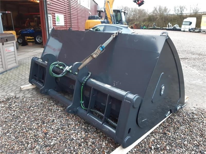 Inter-Tech højtipskovl inter-tech 3 meters - Loader bucket: picture 3 Inter-Tech højtipskovl inter-tech 3 meters - Loader bucket: picture 3