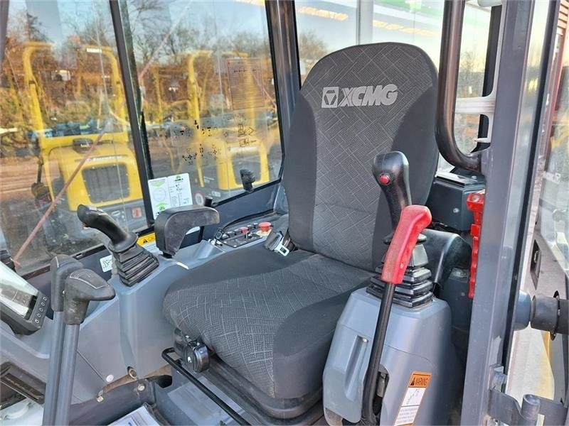 Mini excavator XCMG Xe27e: picture 10