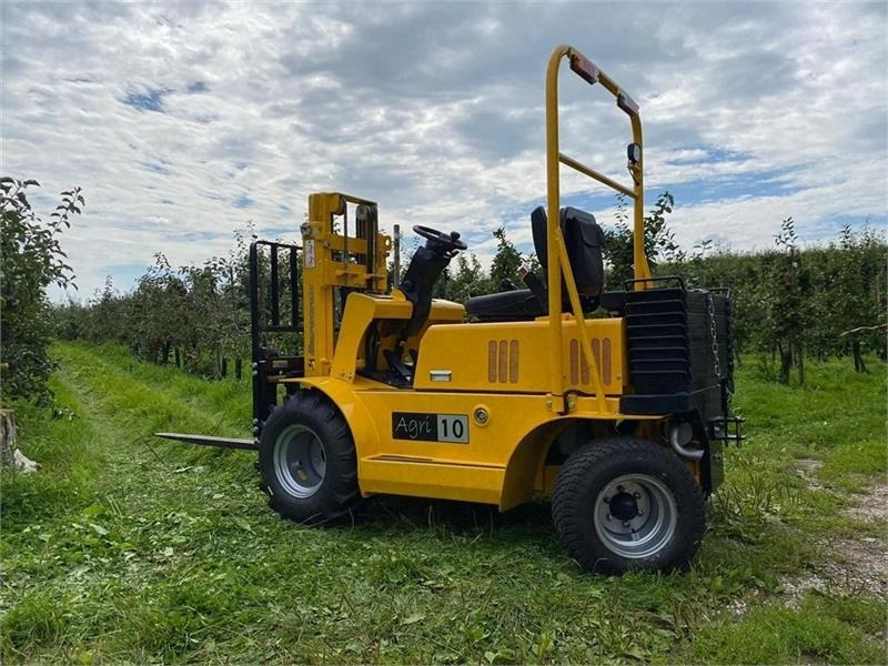- - - eurotrac Agri 10  - Diesel forklift: picture 4 - - - eurotrac Agri 10  - Diesel forklift: picture 4