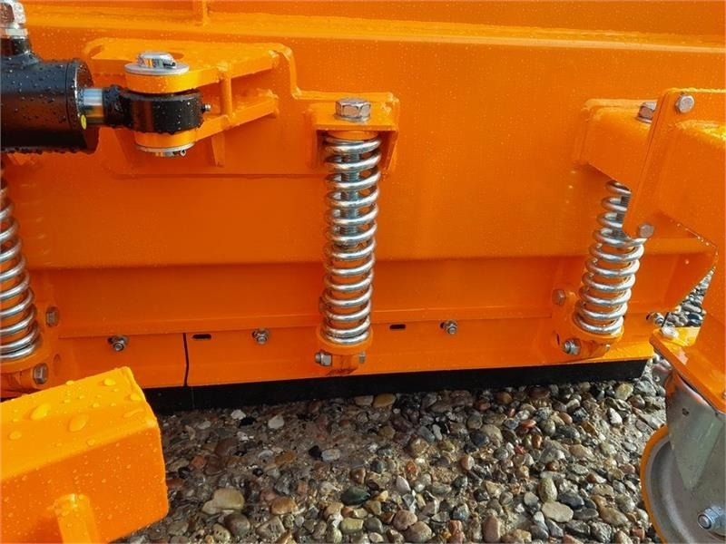 Snow plough for Agricultural machinery - - - fk machinery 330: picture 9 Snow plough for Agricultural machinery - - - fk machinery 330: picture 9