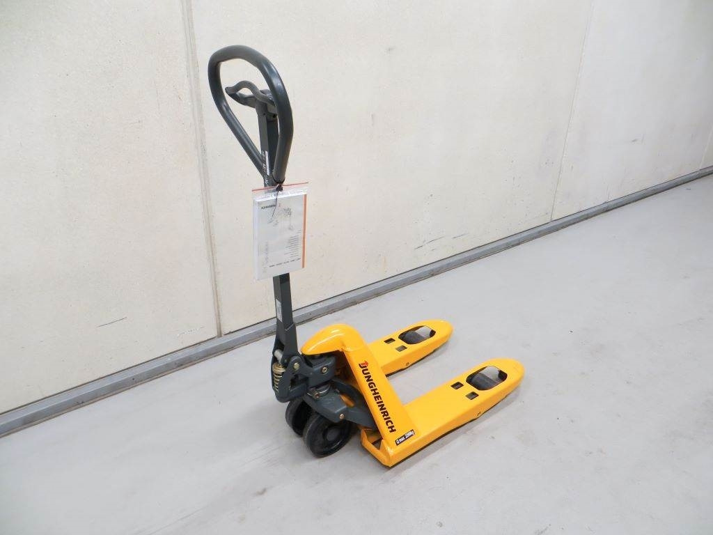 Jungheinrich AM 22  - Pallet truck: picture 4 Jungheinrich AM 22  - Pallet truck: picture 4