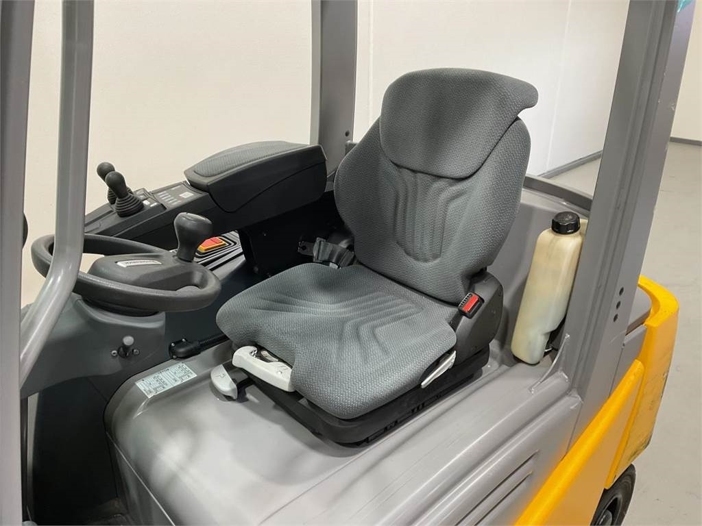 Jungheinrich EFG 320  - Electric forklift: picture 5 Jungheinrich EFG 320  - Electric forklift: picture 5