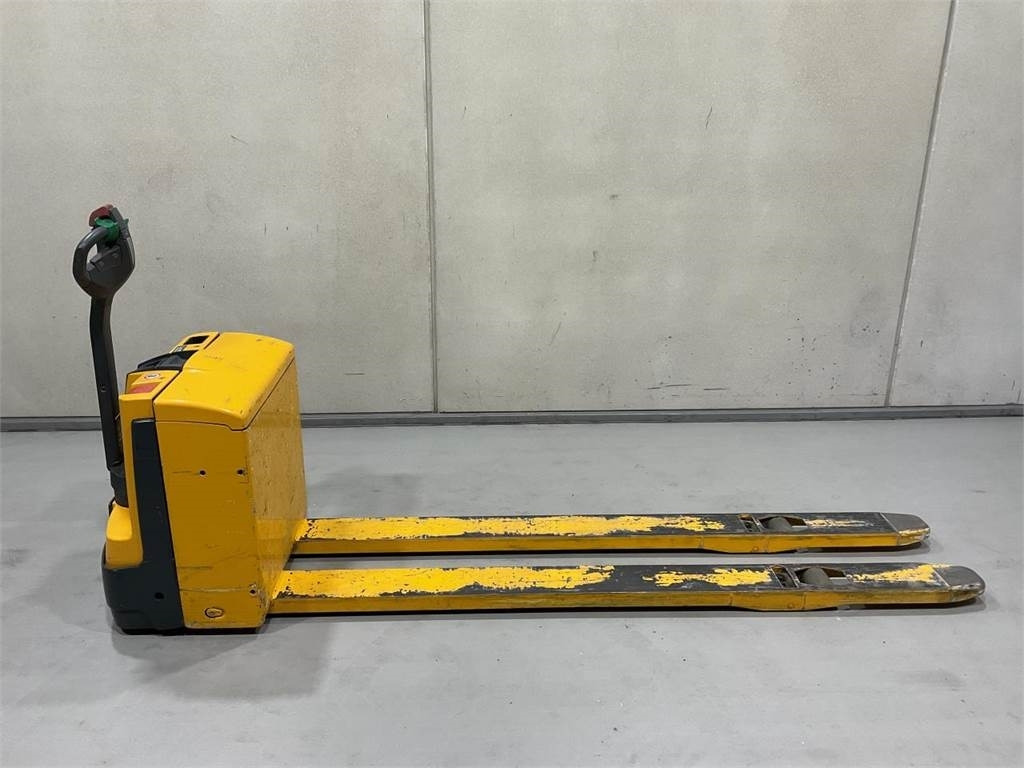 Jungheinrich EJE 118  - Pallet truck: picture 1 Jungheinrich EJE 118  - Pallet truck: picture 1