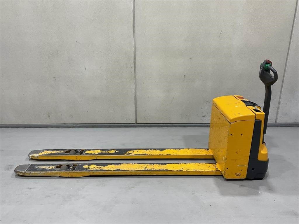 Jungheinrich EJE 118  - Pallet truck: picture 3 Jungheinrich EJE 118  - Pallet truck: picture 3