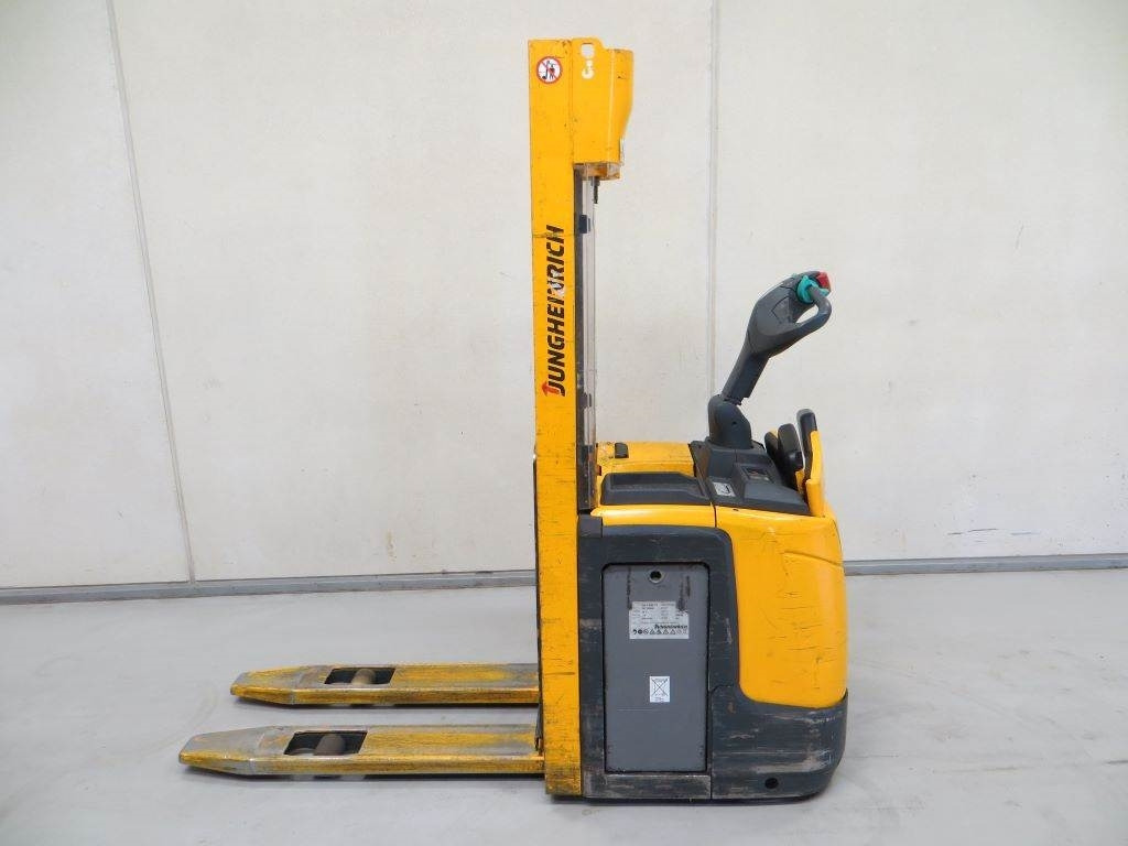 Jungheinrich ERC 212 - Stacker: picture 2 Jungheinrich ERC 212 - Stacker: picture 2