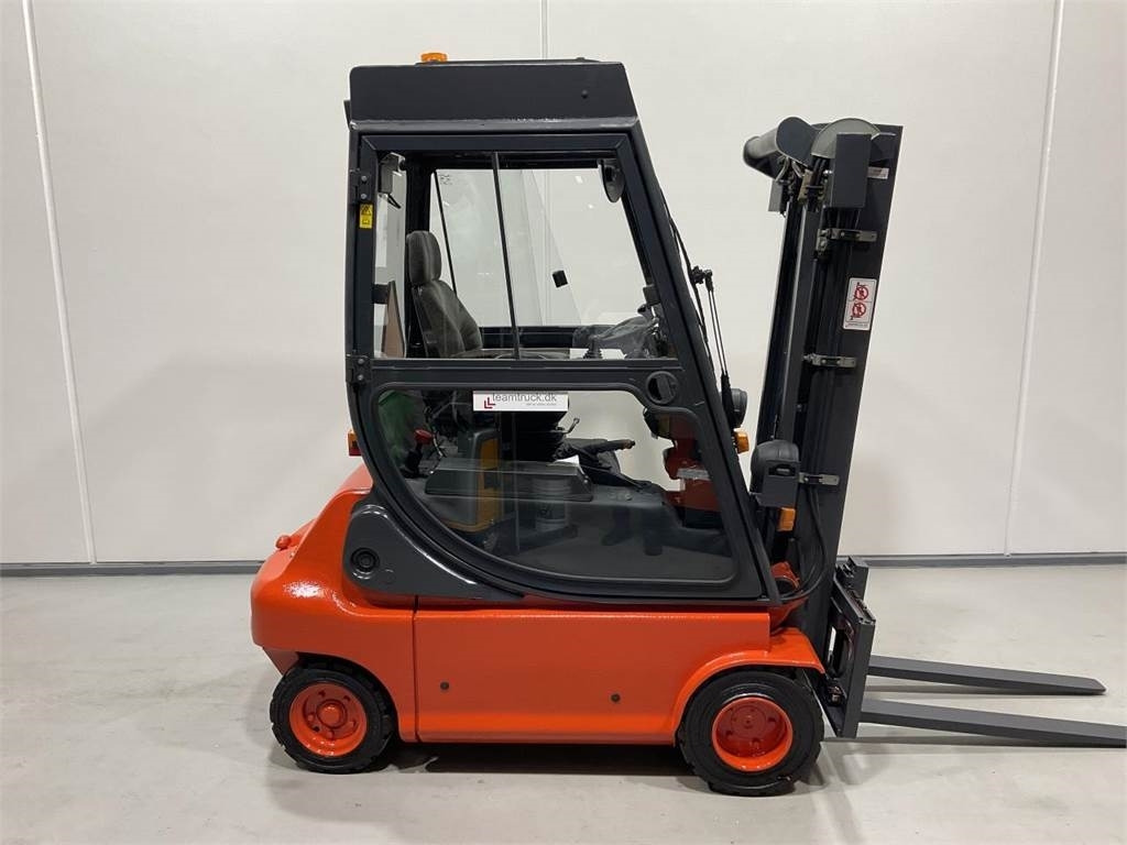 Linde E20P-02  - Electric forklift: picture 1 Linde E20P-02  - Electric forklift: picture 1