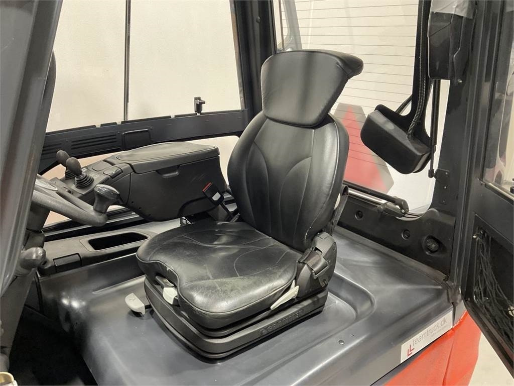 Linde E30/600-02  - Electric forklift: picture 5 Linde E30/600-02  - Electric forklift: picture 5