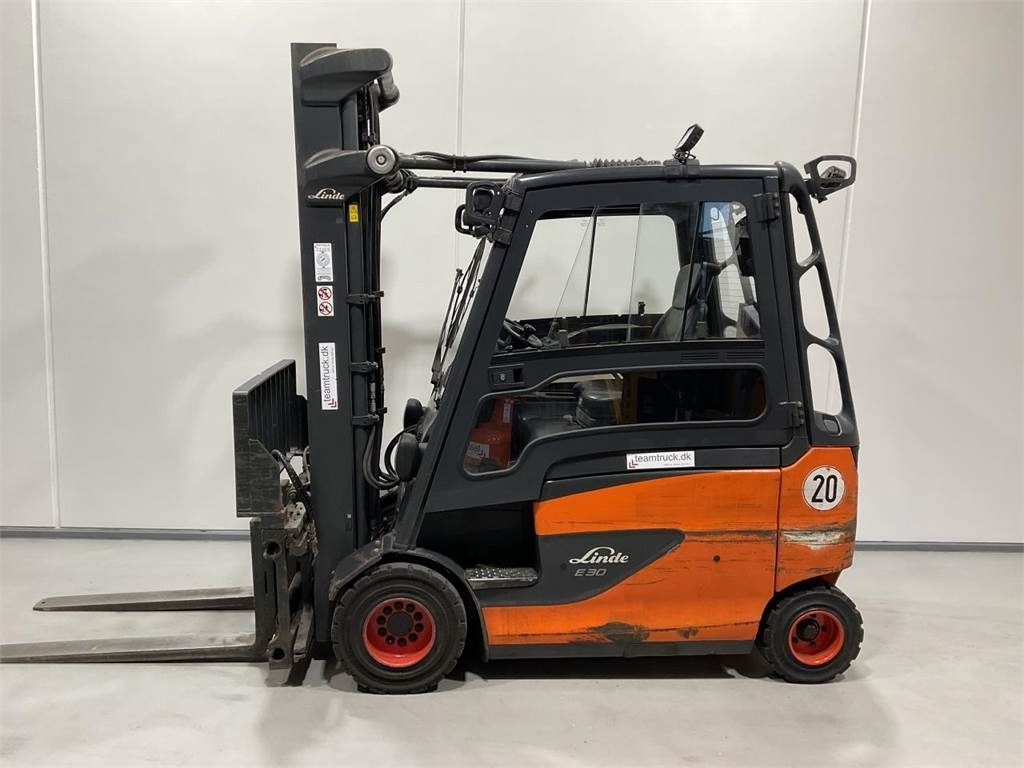 Linde E30/600-02 - Electric forklift: picture 3 Linde E30/600-02 - Electric forklift: picture 3