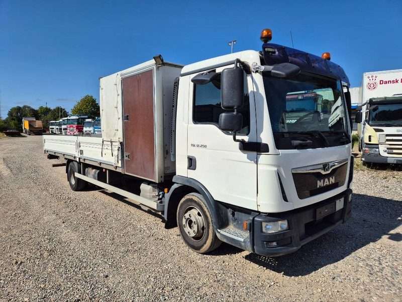 Dropside/ Flatbed truck MAN TGL 12.250 4x2: picture 7