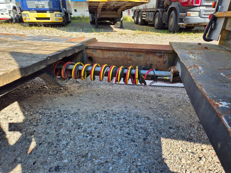 Nooteboom Machine trailer W/ extendable bed & Hyd Ramps - Low loader semi-trailer: picture 4 Nooteboom Machine trailer W/ extendable bed & Hyd Ramps - Low loader semi-trailer: picture 4