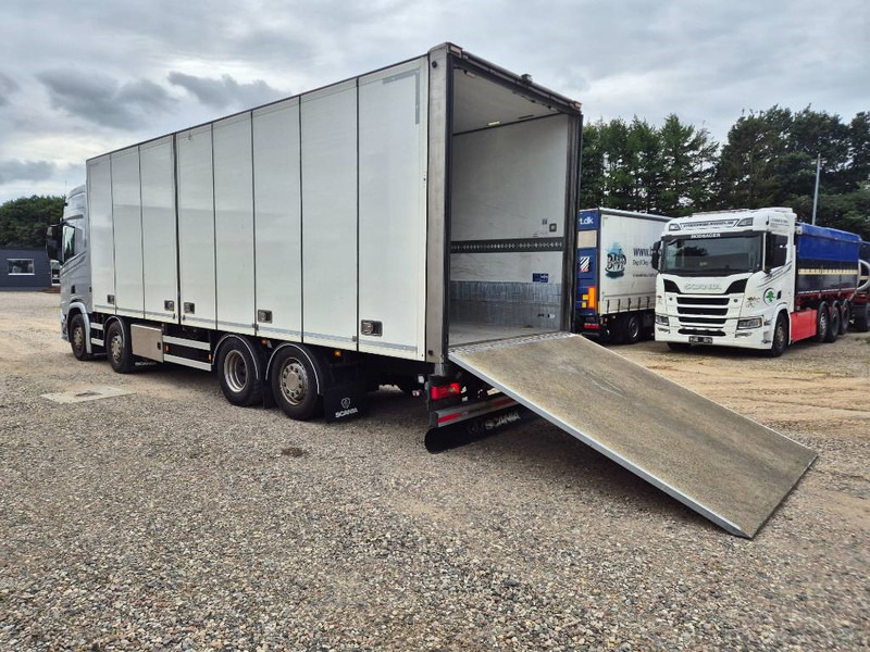 Box truck Scania R 500 8x2 //Rampe// Underboring: picture 13 Box truck Scania R 500 8x2 //Rampe// Underboring: picture 13