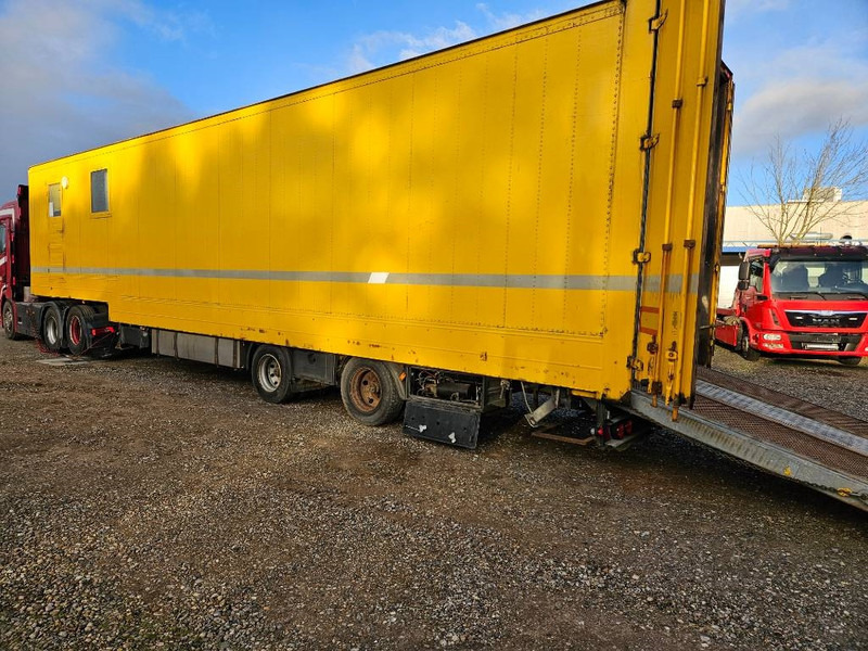 Semi-trailer Montracon Racing// machinetrailer // Living area: picture 16