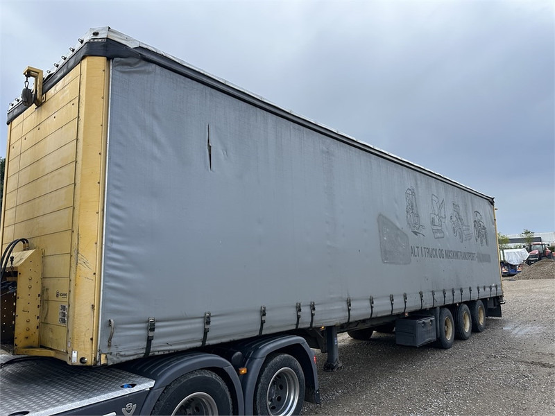 Schmitz Cargobull Machine transport trailer with bag ramp - Semi-trailer: picture 4 Schmitz Cargobull Machine transport trailer with bag ramp - Semi-trailer: picture 4