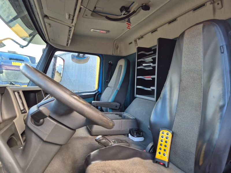 Crane truck Volvo FM 500 8x4/4 // HIAB 244 EP-5 HIPRO // 3 way tip: picture 18 Crane truck Volvo FM 500 8x4/4 // HIAB 244 EP-5 HIPRO // 3 way tip: picture 18