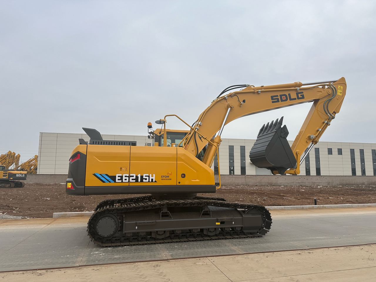 SDLG E6215H - Crawler excavator: picture 3 SDLG E6215H - Crawler excavator: picture 3