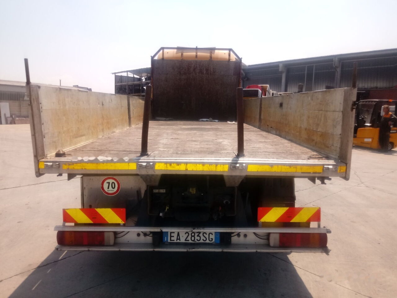 Scania 124 LB 420 - Dropside/ Flatbed truck: picture 5 Scania 124 LB 420 - Dropside/ Flatbed truck: picture 5