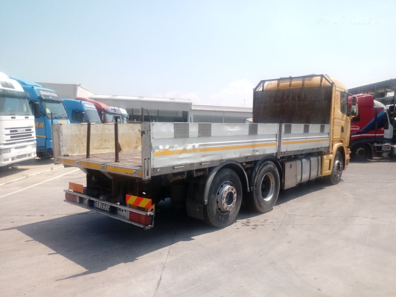 Scania 124 LB 420 - Dropside/ Flatbed truck: picture 4 Scania 124 LB 420 - Dropside/ Flatbed truck: picture 4