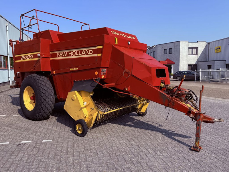 New Holland D2000 Big Baler - Square baler: picture 1 New Holland D2000 Big Baler - Square baler: picture 1