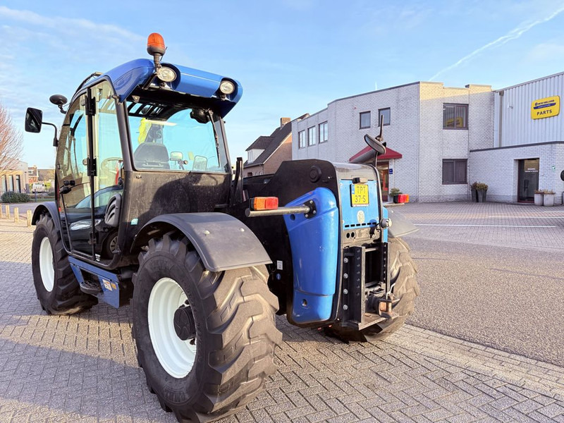 Telescopic handler New Holland LM5040: picture 7