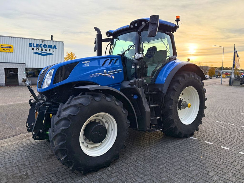 New Holland T7.275HD AC Stage V - Farm tractor: picture 1 New Holland T7.275HD AC Stage V - Farm tractor: picture 1