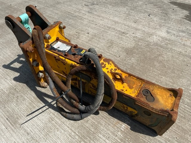 OK Tech OKB150 Hydraulic Breaker - Attachment: picture 4 OK Tech OKB150 Hydraulic Breaker - Attachment: picture 4