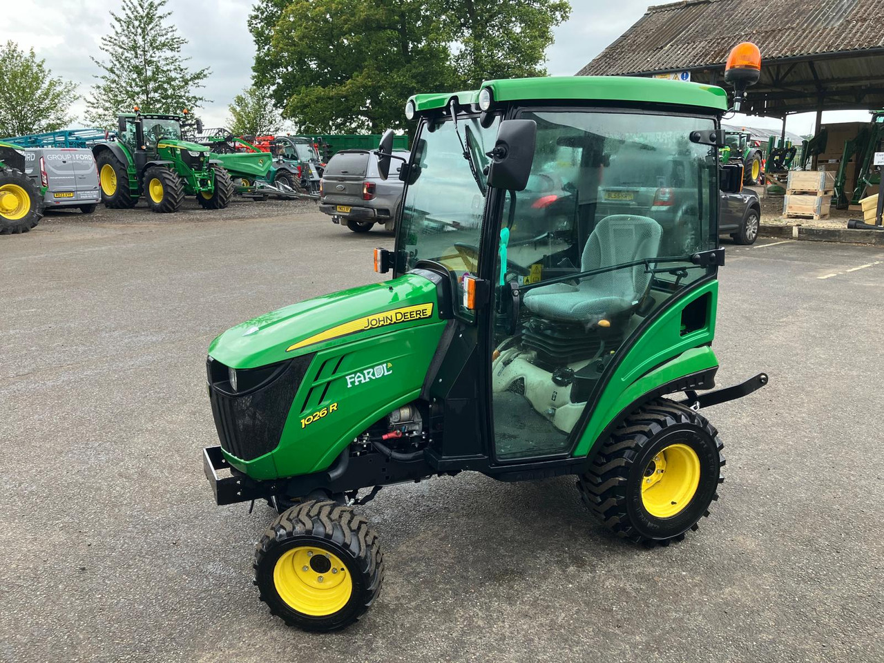 John Deere 1026R compact tractor - Mini tractor: picture 1 John Deere 1026R compact tractor - Mini tractor: picture 1