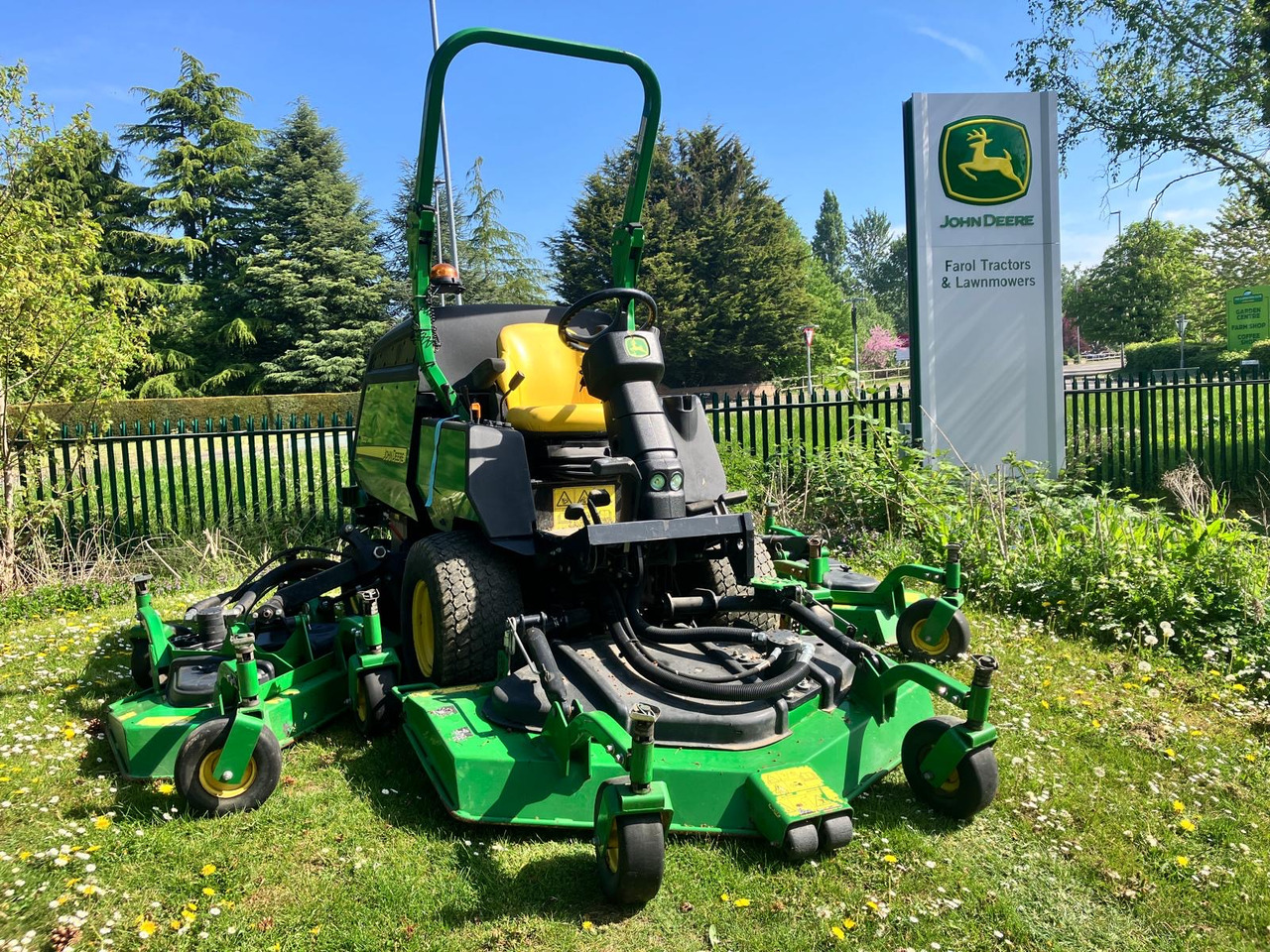 John Deere 1600T Wide Area Mower - Garden mower: picture 1 John Deere 1600T Wide Area Mower - Garden mower: picture 1