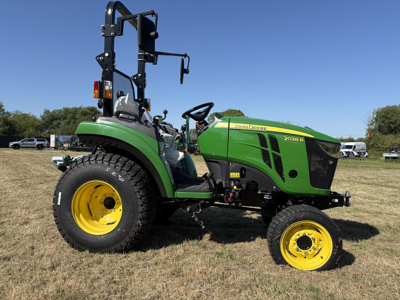 John Deere 2038R Compact Tractor - Mini tractor: picture 2 John Deere 2038R Compact Tractor - Mini tractor: picture 2