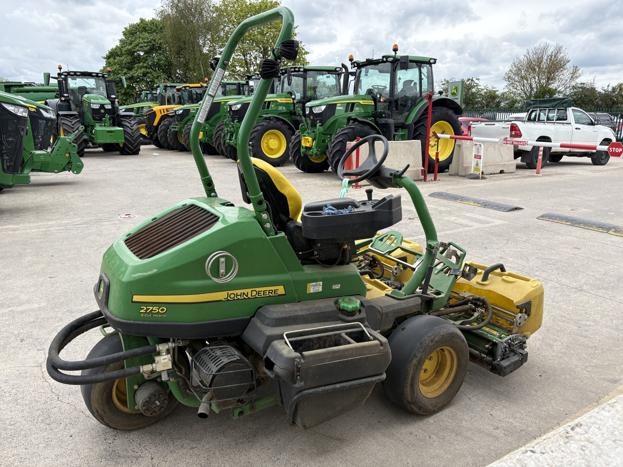 John Deere 2750E Triplex - Garden mower: picture 2 John Deere 2750E Triplex - Garden mower: picture 2