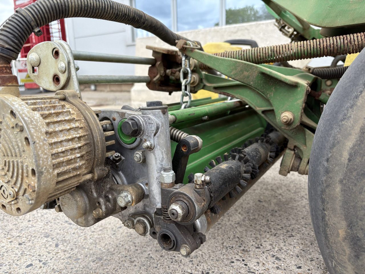 John Deere 2750E Triplex - Garden mower: picture 5 John Deere 2750E Triplex - Garden mower: picture 5