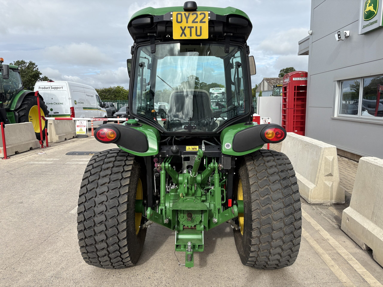 John Deere 4066R Compact Tractor - Mini tractor: picture 4 John Deere 4066R Compact Tractor - Mini tractor: picture 4