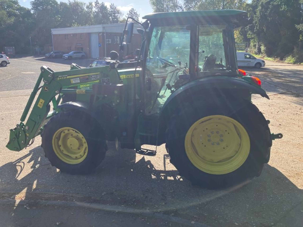John Deere 5100M - Farm tractor: picture 4 John Deere 5100M - Farm tractor: picture 4