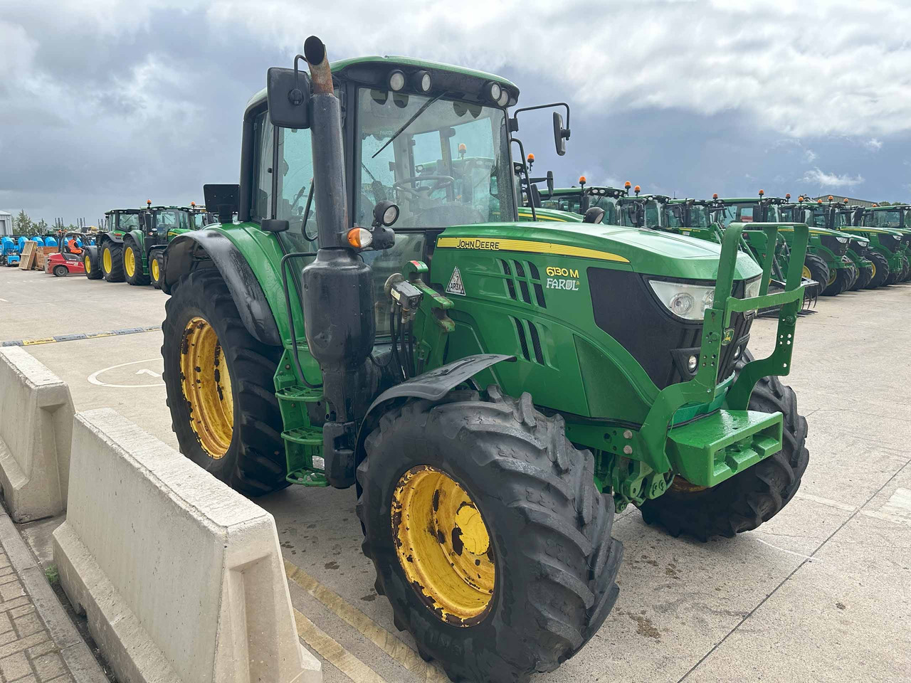 John Deere 6130M - Farm tractor: picture 5 John Deere 6130M - Farm tractor: picture 5