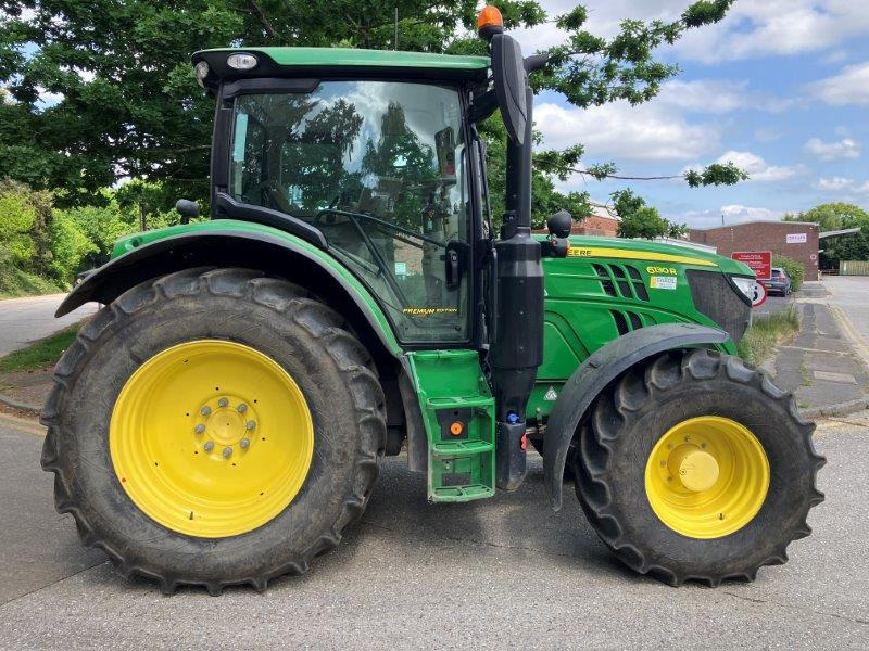 John Deere 6130R - Farm tractor: picture 1 John Deere 6130R - Farm tractor: picture 1