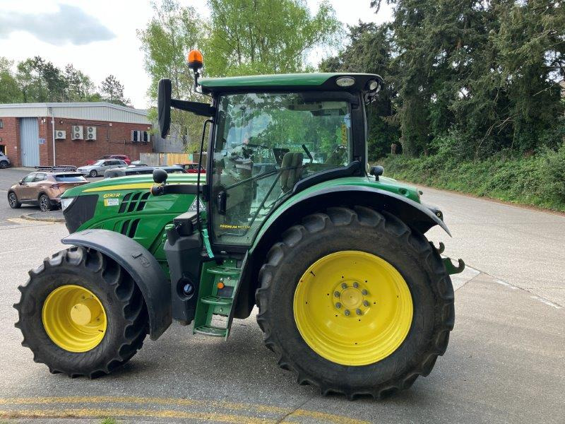John Deere 6130R - Farm tractor: picture 3 John Deere 6130R - Farm tractor: picture 3