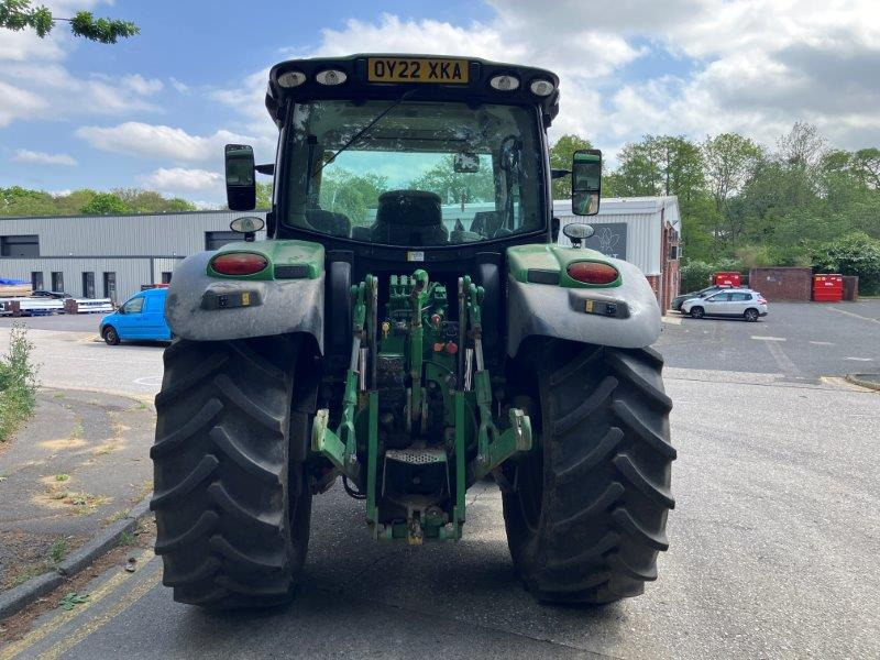 John Deere 6130R - Farm tractor: picture 4 John Deere 6130R - Farm tractor: picture 4