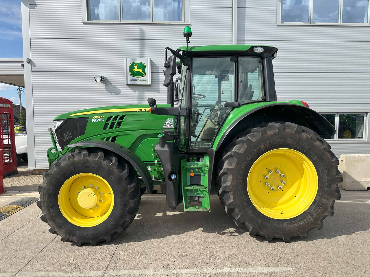 John Deere 6155M - Farm tractor: picture 2 John Deere 6155M - Farm tractor: picture 2