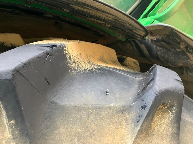 John Deere 6155R - Farm tractor: picture 5 John Deere 6155R - Farm tractor: picture 5