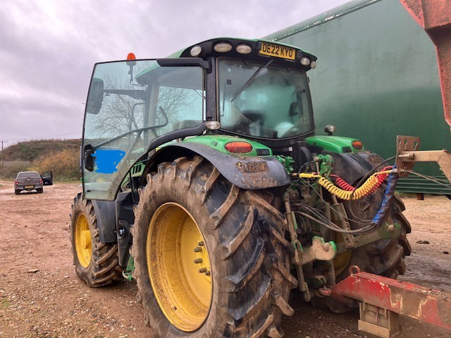 John Deere 6155R - Farm tractor: picture 2 John Deere 6155R - Farm tractor: picture 2