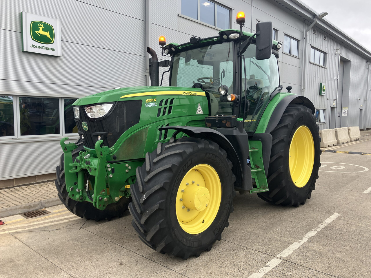 John Deere 6155R - Farm tractor: picture 1 John Deere 6155R - Farm tractor: picture 1