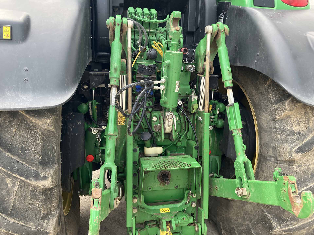 John Deere 6250R - Farm tractor: picture 5 John Deere 6250R - Farm tractor: picture 5