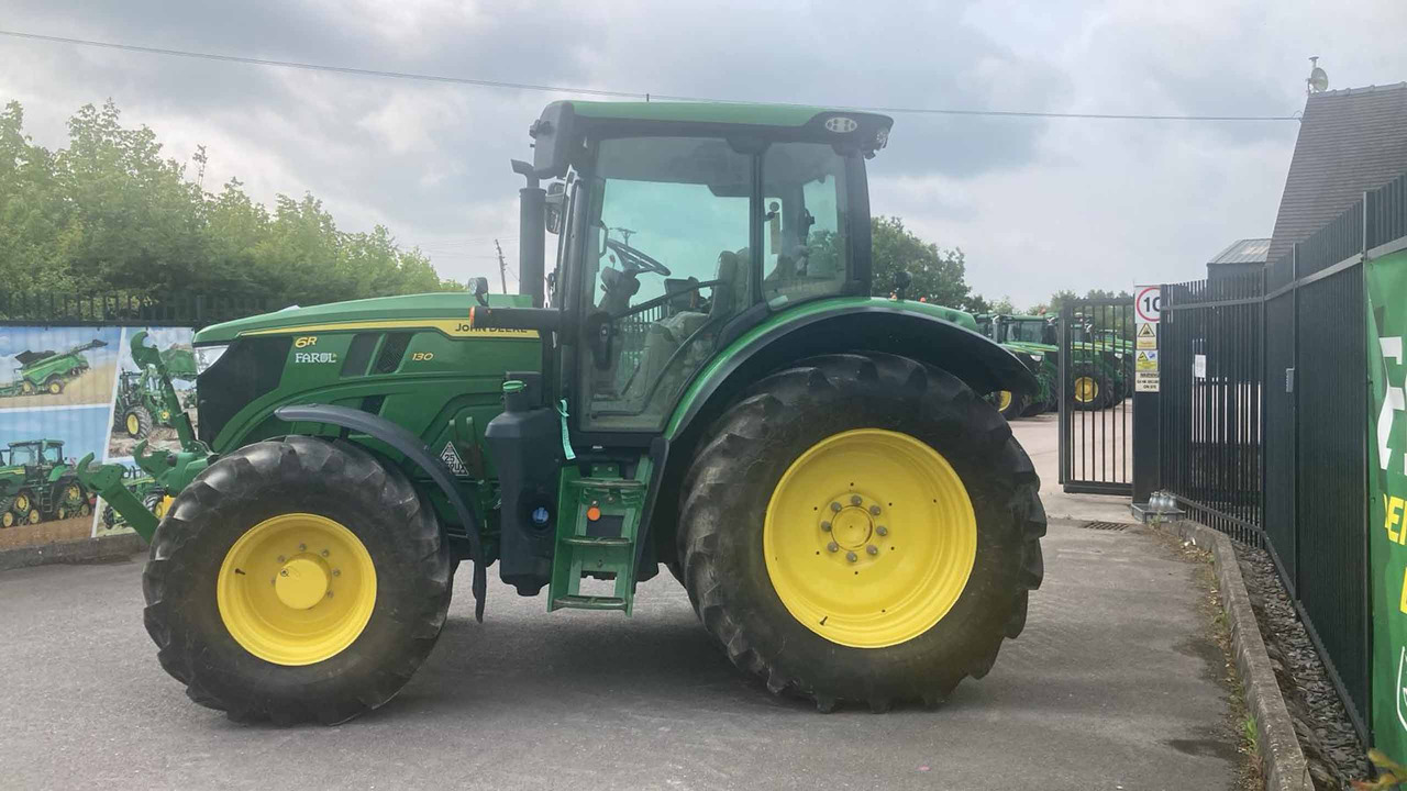 John Deere 6R 130 - Farm tractor: picture 2 John Deere 6R 130 - Farm tractor: picture 2